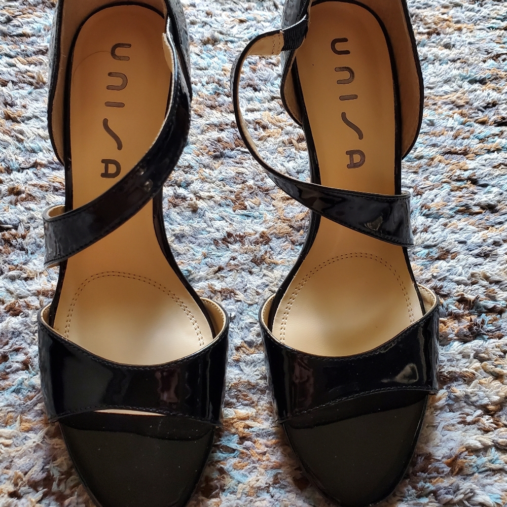 Unisa Black Patent Sandal